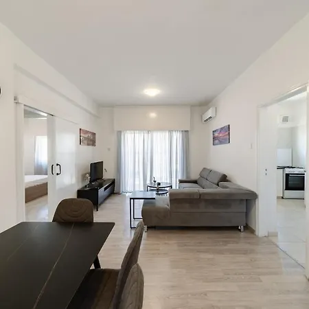 Convenient 2 Bedroom In 아파트