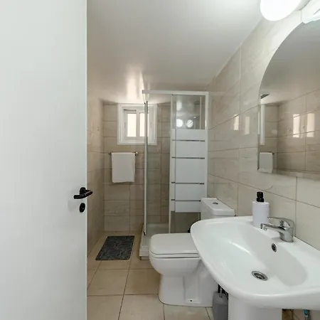 Convenient 2 Bedroom In Apartamento Limassol