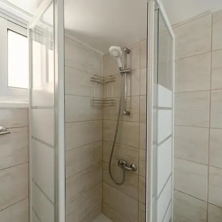 아파트 Convenient 2 Bedroom In