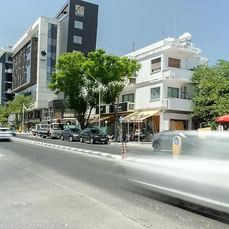 Convenient 2 Bedroom In 아파트 *