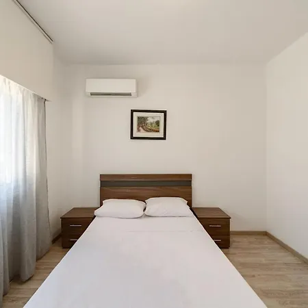 Convenient 2 Bedroom In 아파트 레메소스