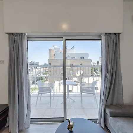 Convenient 2 Bedroom In 아파트 레메소스